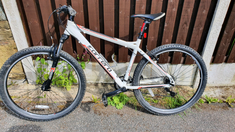 White carrera bike | in Bradford, West 